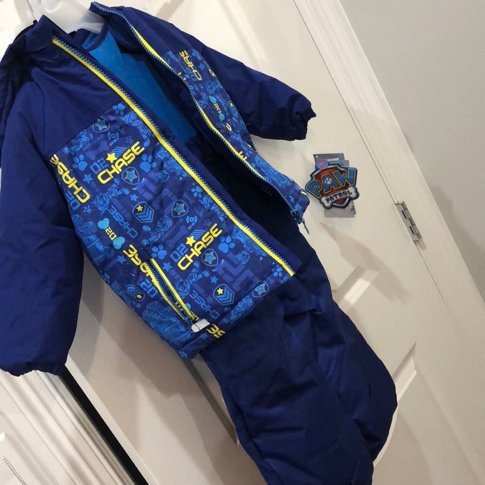 Paw patrol snow suit nwt size 2T arctic squad